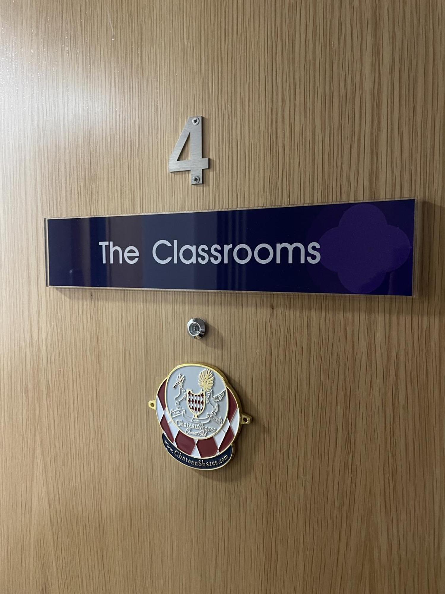 The Classrooms, Loch Ness Abbey - 142M2 Lifestyle & Heritage Apartment - Pool & Spa - The Highland Club - Resort On Lake Shores Fort Augustus Luaran gambar