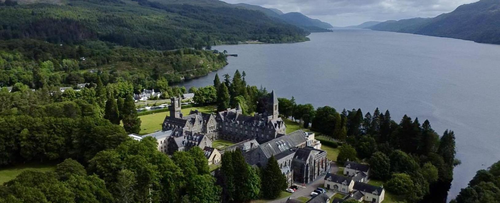 The Classrooms, Loch Ness Abbey - 142M2 Lifestyle & Heritage Apartment - Pool & Spa - The Highland Club - Resort On Lake Shores Fort Augustus Luaran gambar